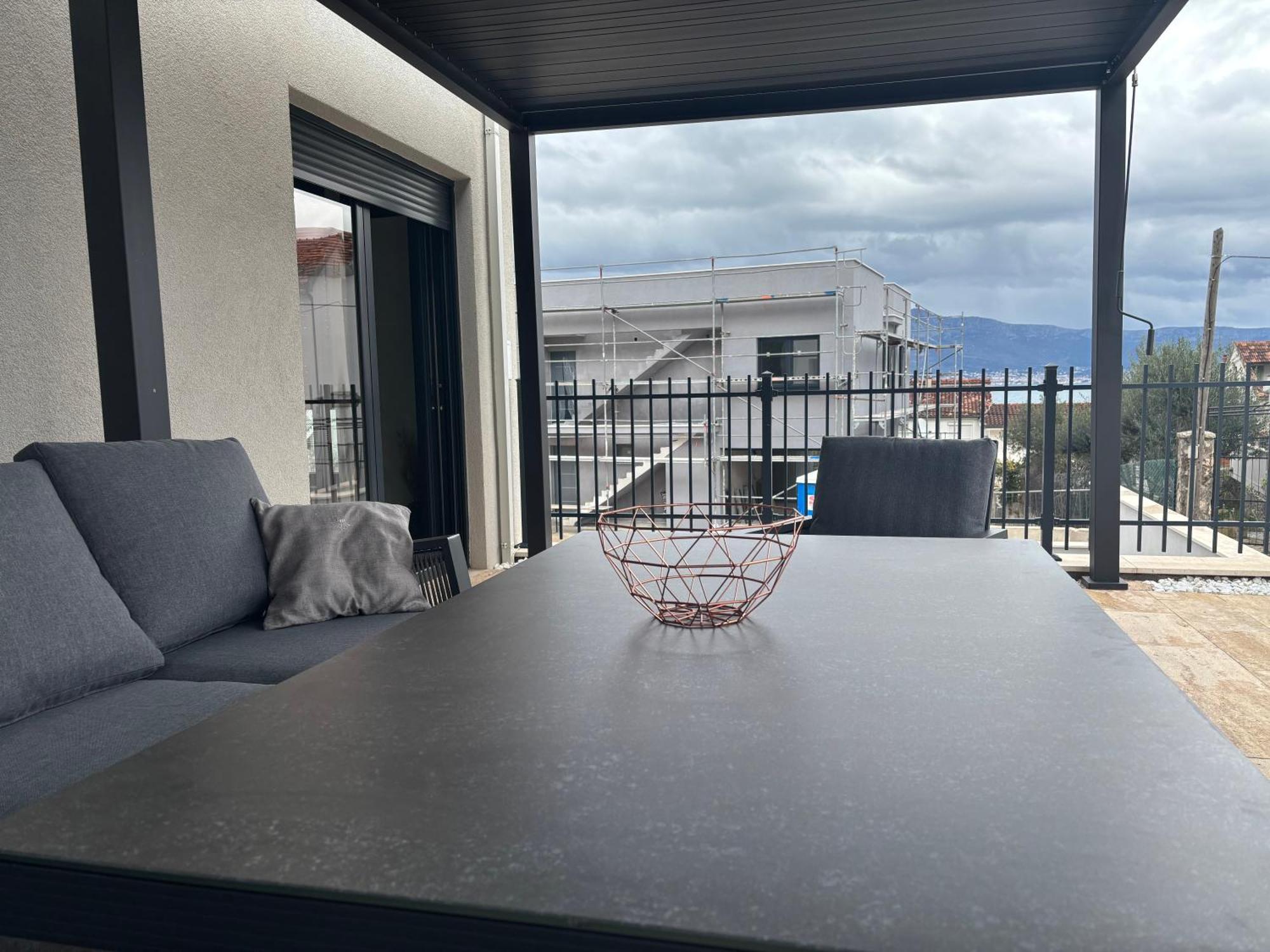 House & Home Slatine Exterior photo