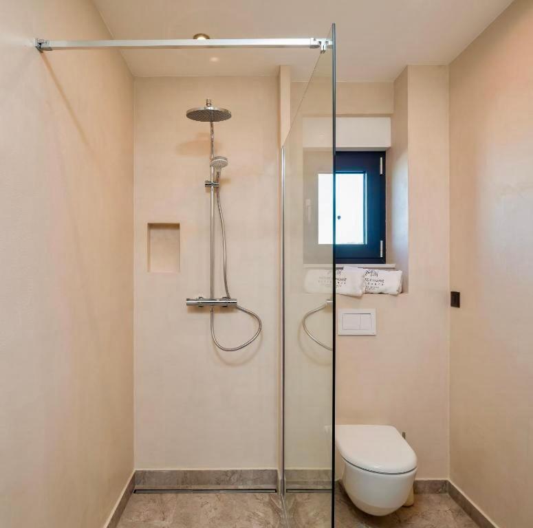 House & Home Slatine Exterior photo